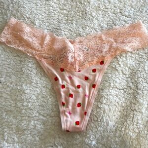 VS lace side thong M
